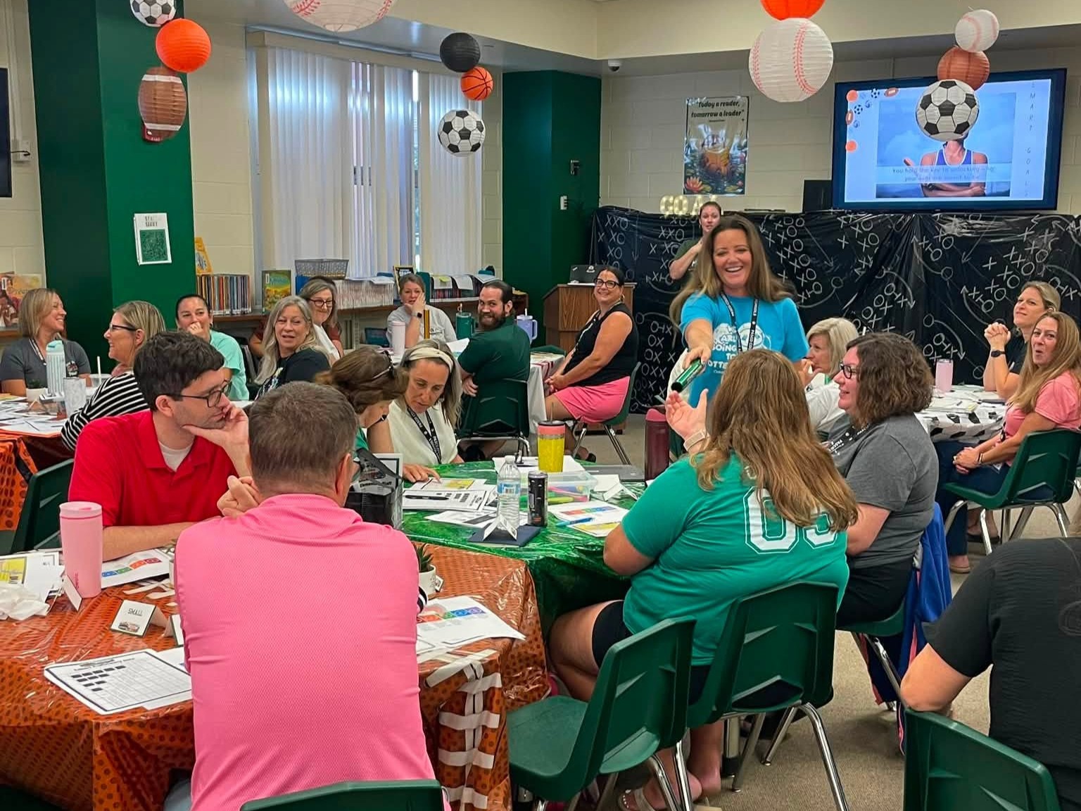 Handing over the baton - <p>Welcome Back Students! We are looking forward to an amazing year at Oakstead. Teamwork makes the Dream work!</p>